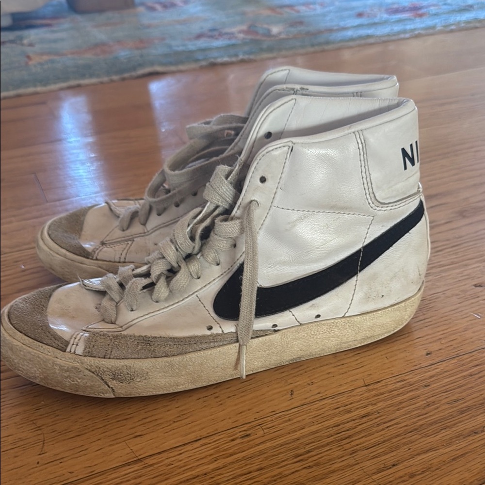 Women’s Nike Blazers Classic White and Black High-Tops size: 7